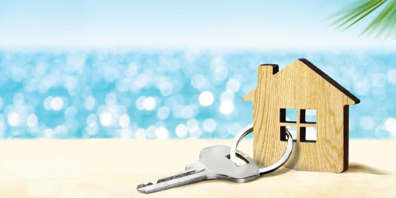 A photo depicting home insurance with house iconography, for Clyde Paul's article about second homes.